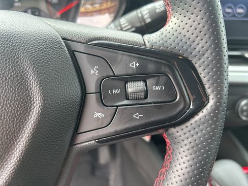 Used 2024 Chevrolet Trax RS w/ Driver Confidence Package image 23