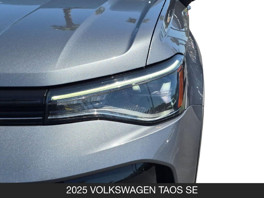 Used 2025 Volkswagen Taos SE FWD image 10