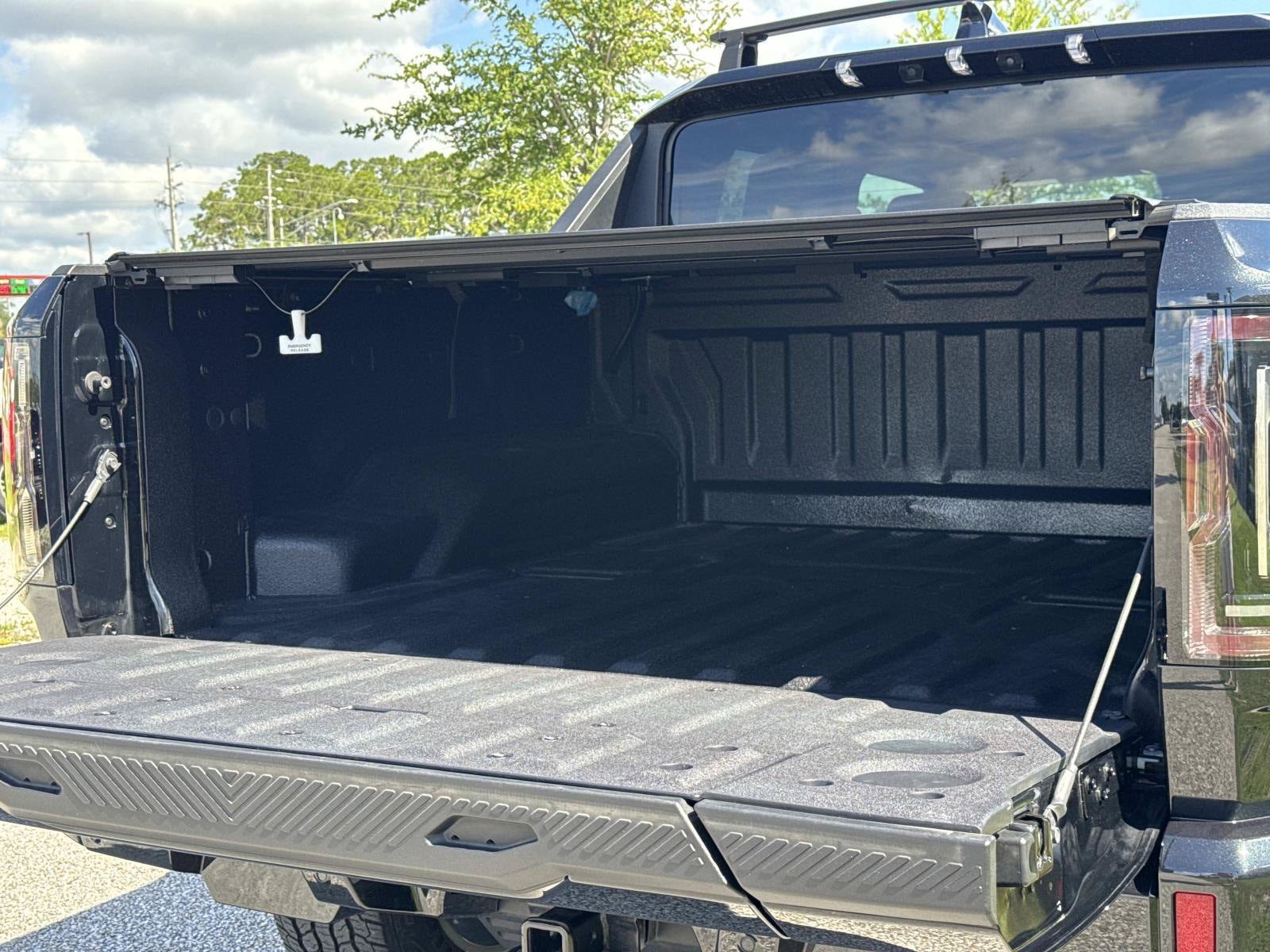Used 2025 GMC Hummer EV 3X w/ LPO, Roof Cross Rail Package AWD/4WD image 29