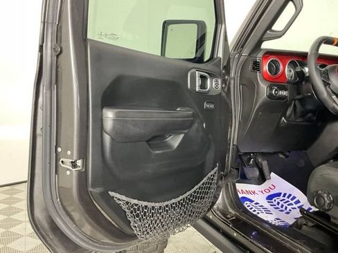 Used 2019 Jeep Wrangler Unlimited Rubicon AWD/4WD image 13