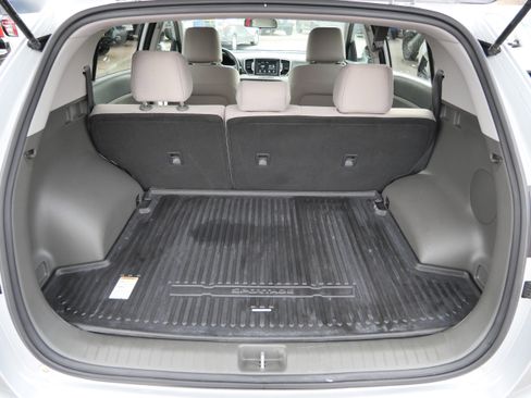 Used 2018 Kia Sportage LX w/ LX Technology Package image 18