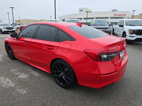 Used 2023 Honda Civic Sport image 3