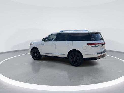 Used 2023 Lincoln Navigator Reserve AWD/4WD image 5