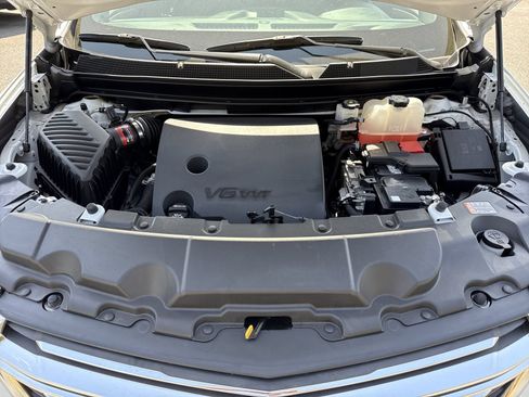 Used 2023 Chevrolet Traverse LT FWD image 35
