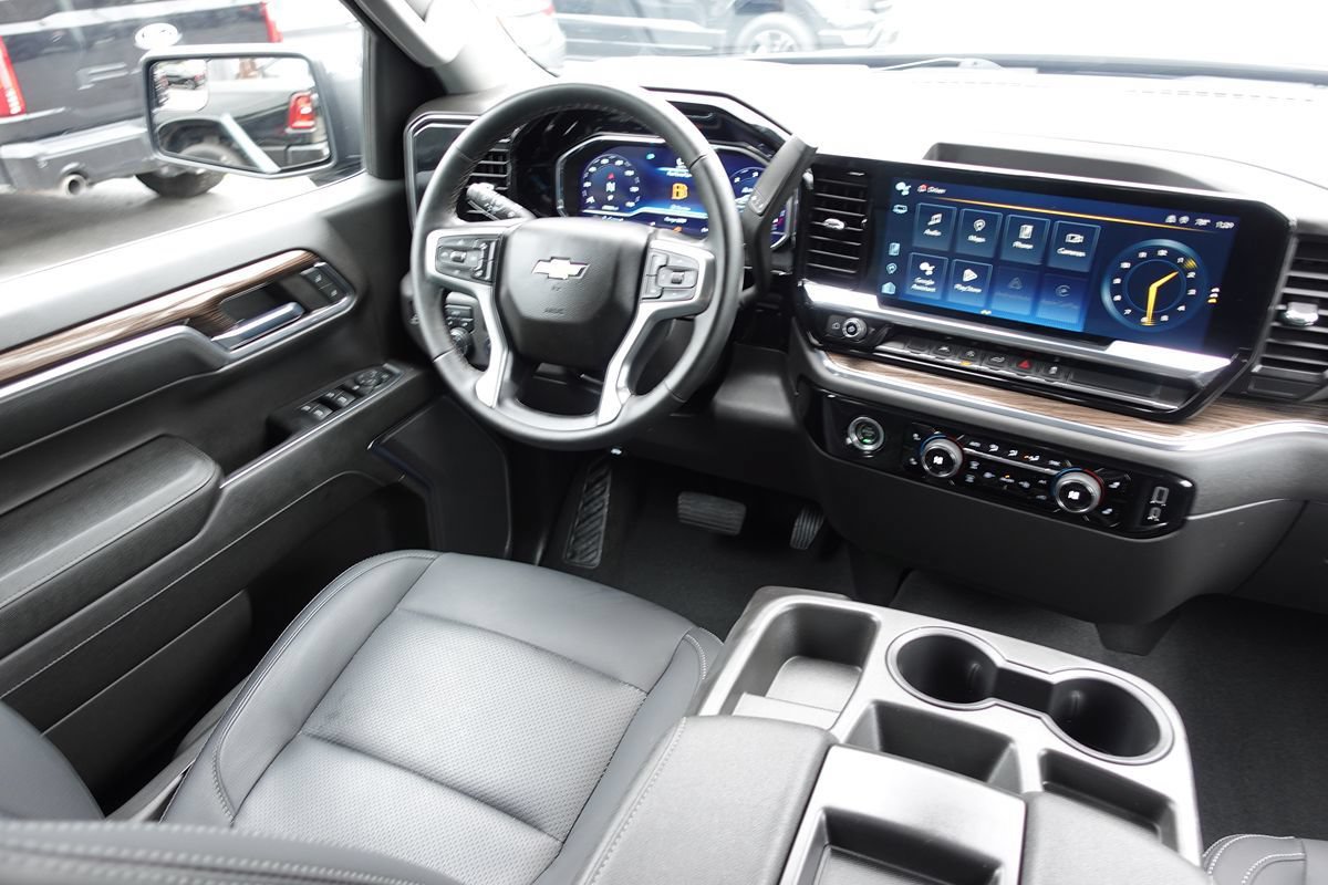 Used 2023 Chevrolet Silverado 1500 LT AWD/4WD image 37