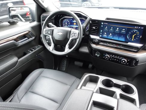 Used 2023 Chevrolet Silverado 1500 LT AWD/4WD image 37