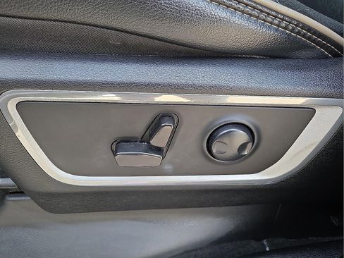 Used 2023 RAM 1500 Laramie image 15