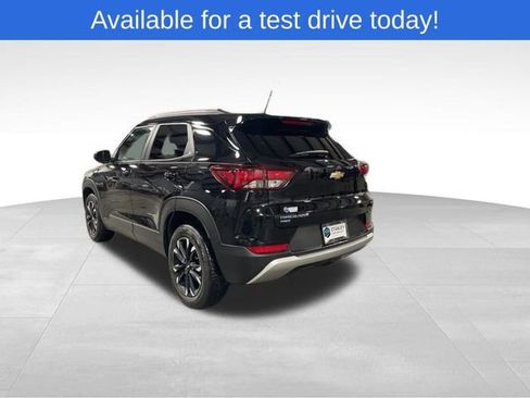 Used 2023 Chevrolet TrailBlazer LT AWD/4WD image 3