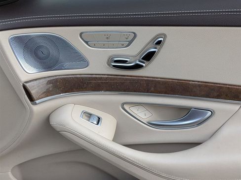 Used 2015 Mercedes-Benz S 550 4dr Sdn S 550 4MATIC image 31