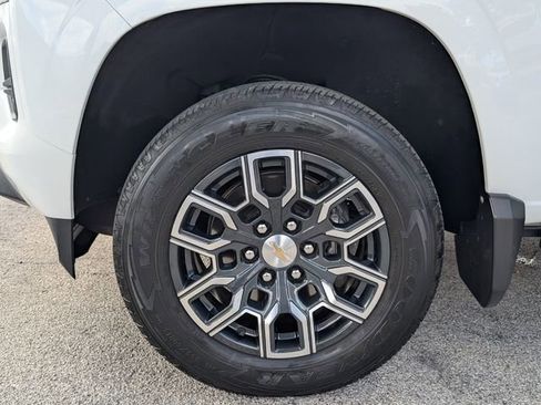 Used 2023 Chevrolet Colorado LT w/ LT Convenience Package image 6