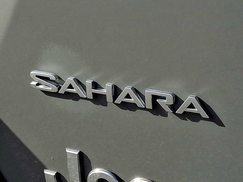 Used 2018 Jeep Wrangler Unlimited Sahara image 26