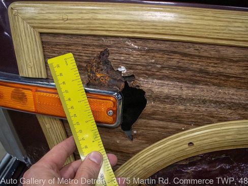 Used 1988 Jeep Grand Wagoneer image 25