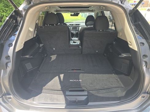 Used 2020 Nissan Rogue SV w/ Sun & Sound Touring Package AWD/4WD image 18
