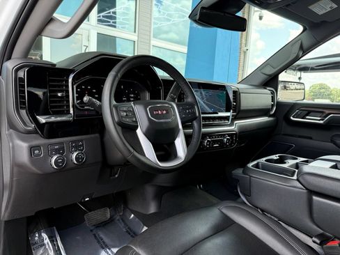 Used 2025 GMC Sierra 1500 SLT AWD/4WD image 24