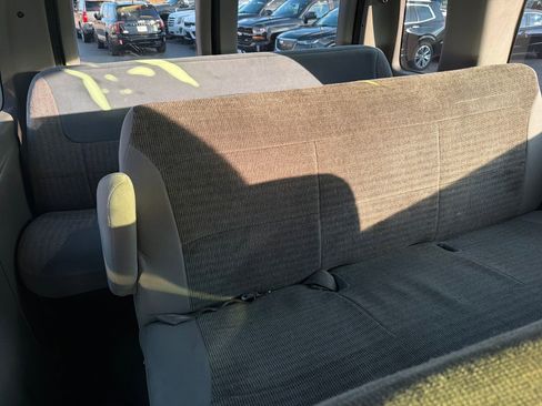 Used 2000 Ford E-350 and Econoline 350 XLT RWD image 28
