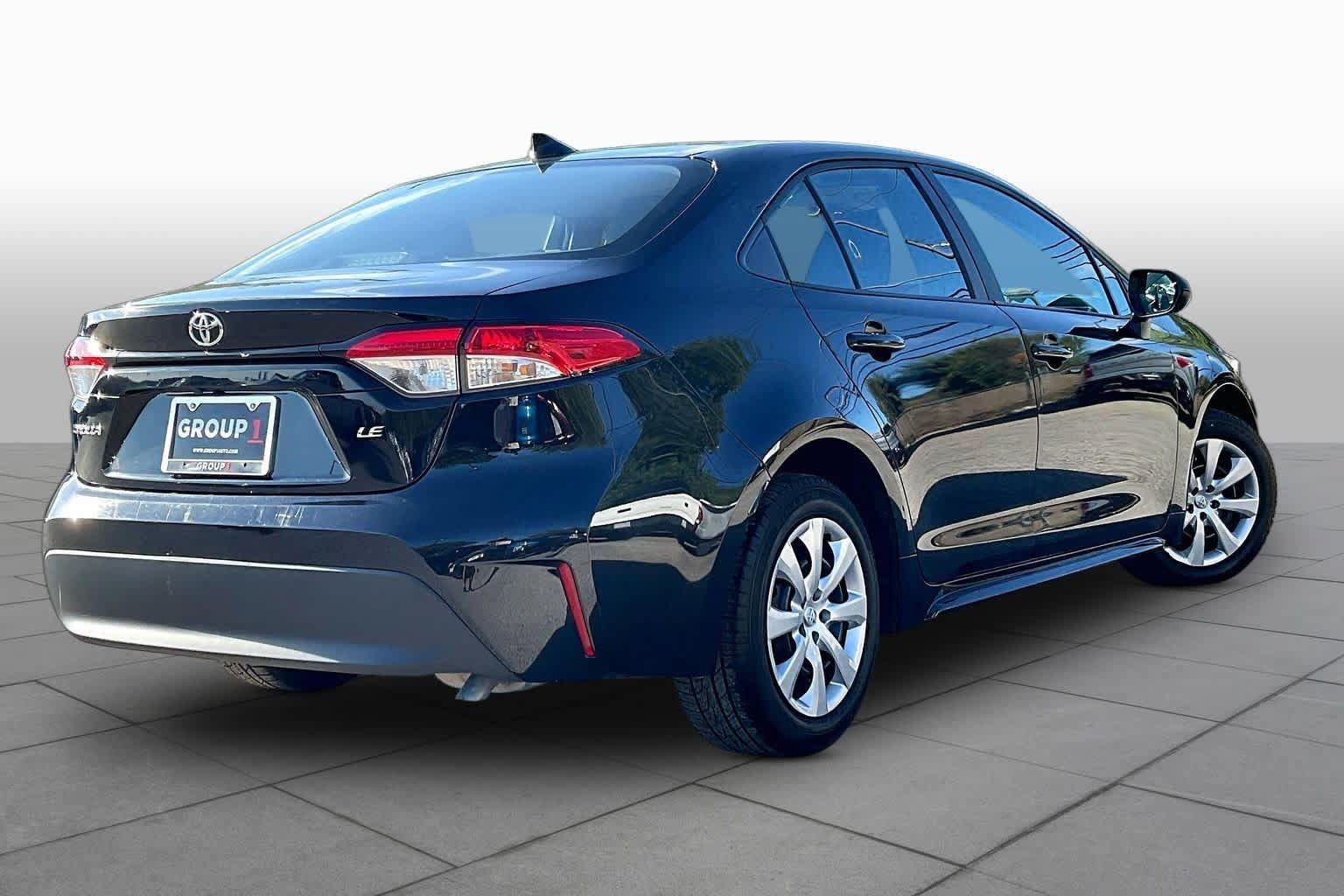 Used 2025 Toyota Corolla LE FWD image 13