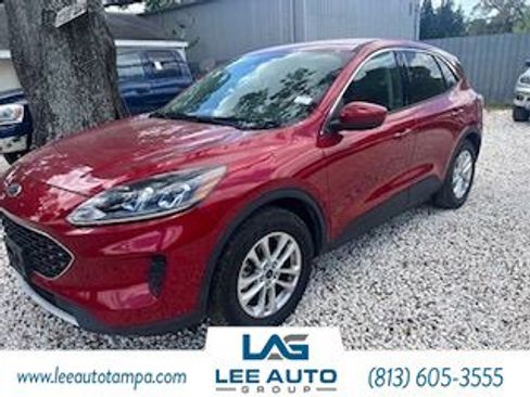 Used 2020 Ford Escape SE image 2