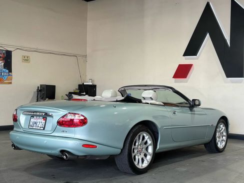 Used 2001 Jaguar XKR Convertible RWD image 8