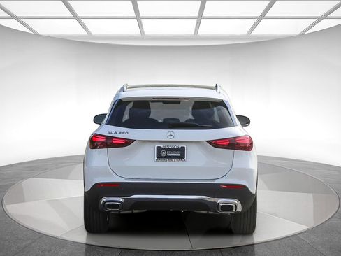 New 2026 Mercedes-Benz GLA 250 image 3