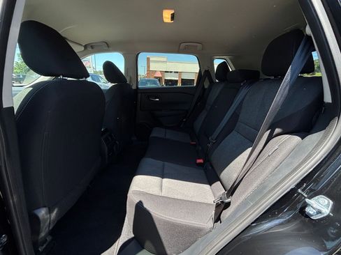 Used 2025 Nissan Rogue SV FWD image 28