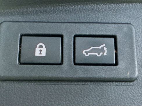 Used 2023 Subaru Outback Limited image 32