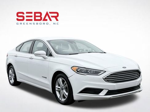 Used 2018 Ford Fusion SE w/ Equipment Group 602A FWD image 5