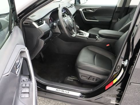 Used 2025 Toyota RAV4 XLE Premium FWD image 14
