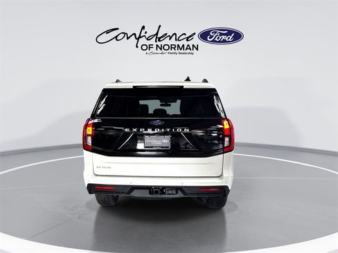 New 2026 Ford Expedition Active image 7