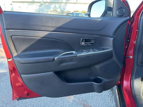 Used 2018 Mitsubishi Outlander Sport SE image 11