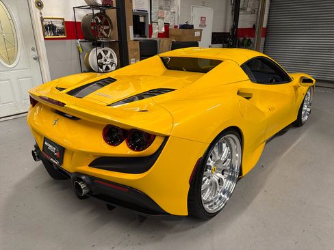 Used 2021 Ferrari F8 Tributo image 31
