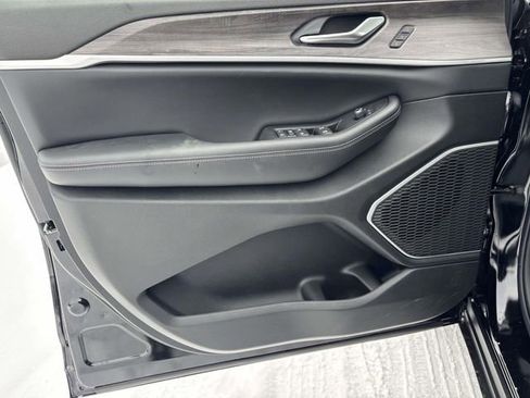 New 2026 Jeep Grand Cherokee Limited image 17