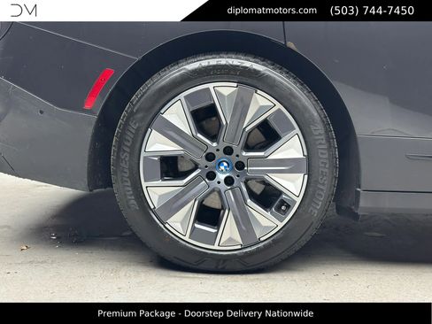 Used 2023 BMW iX xDrive50 w/ Premium Package image 41