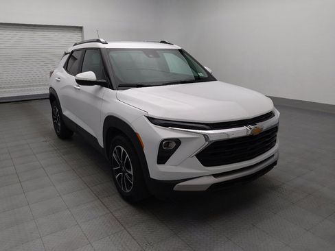 Used 2025 Chevrolet TrailBlazer LT FWD image 14