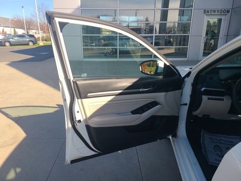 Used 2022 Nissan Altima 2.5 SV w/ SV Premium Package image 17