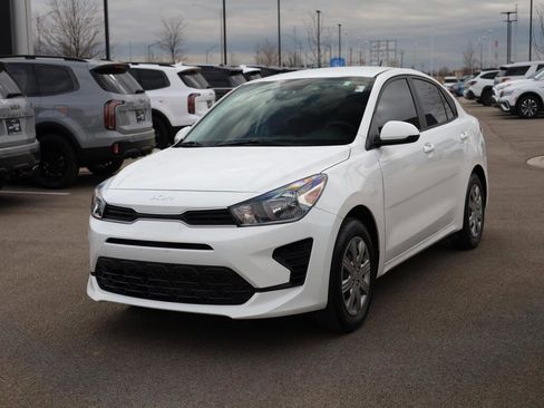 Used 2022 Kia Rio LX image 3