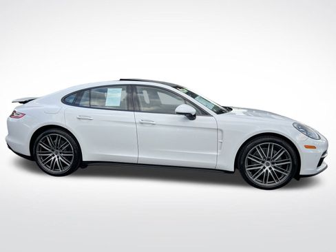 Used 2018 Porsche Panamera 4S image 11