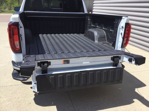 New 2026 GMC Sierra 1500 SLT AWD/4WD image 5