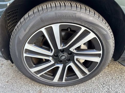 Certified 2023 Land Rover Range Rover SE image 12