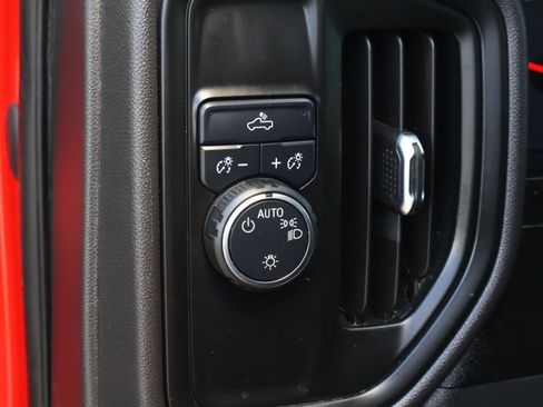 Used 2021 Chevrolet Silverado 1500 Custom image 22