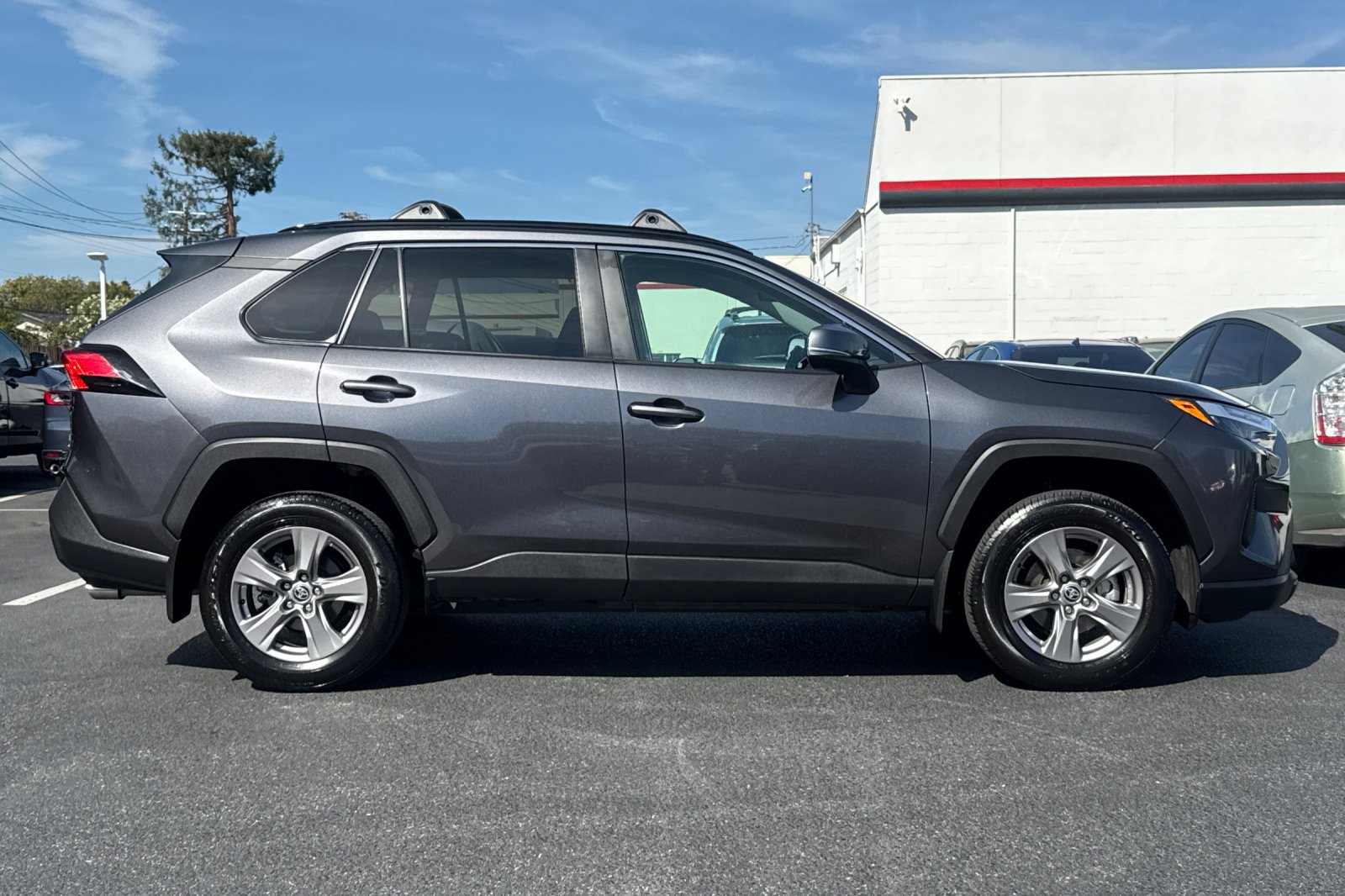 Certified 2023 Toyota RAV4 XLE AWD/4WD image 8