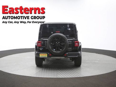 Used 2022 Jeep Wrangler Unlimited Sahara w/ Cold Weather Group AWD/4WD image 37