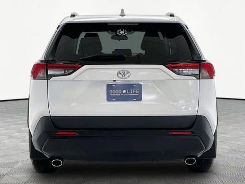 Used 2021 Toyota RAV4 XLE w/ Convenience Package FWD image 5
