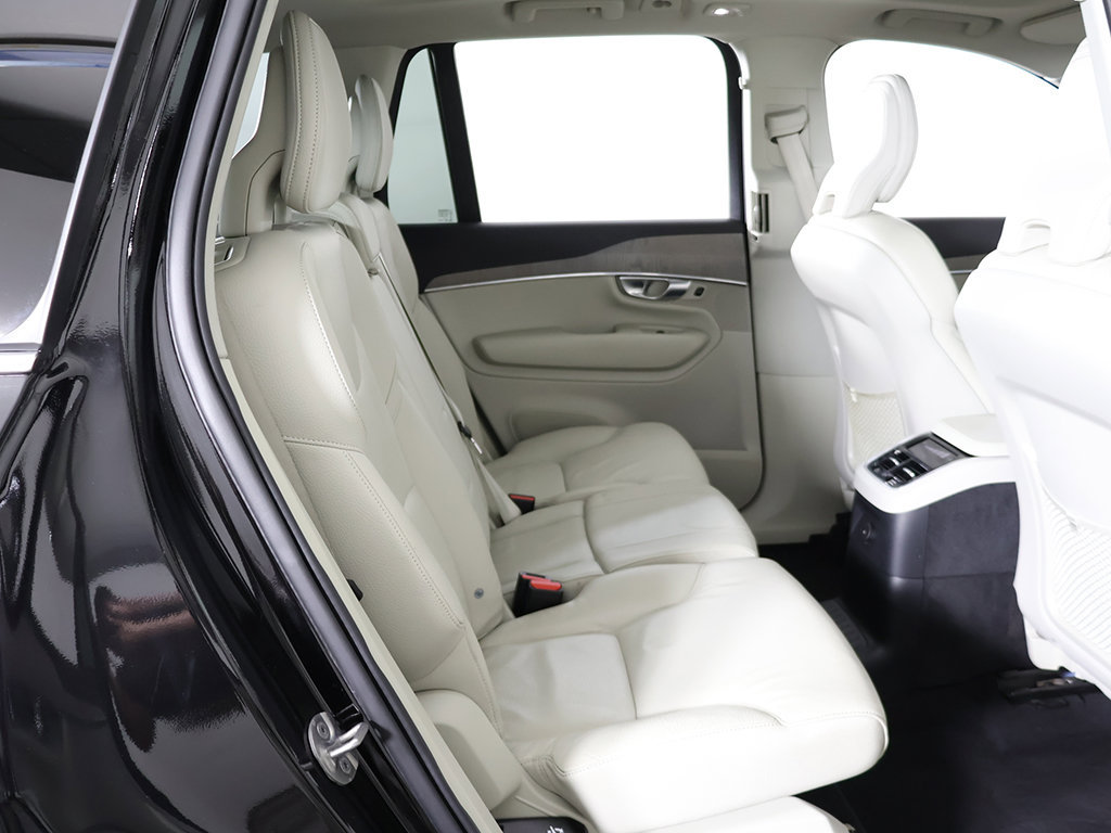 Used 2025 Volvo XC90 T8 Plus w/ Protection Package Premier AWD/4WD image 40