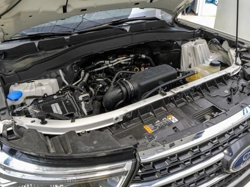 Used 2020 Ford Explorer XLT w/ Equipment Group 202A AWD/4WD image 57