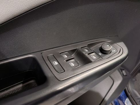 Used 2024 Volkswagen Taos SE w/ Panoramic Sunroof Package image 28