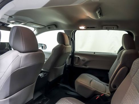 Certified 2024 Toyota Sienna LE image 11