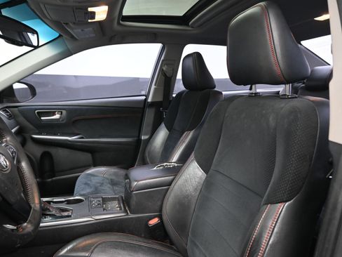 Used 2015 Toyota Camry XLE image 17