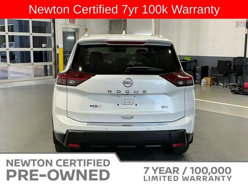Used 2024 Nissan Rogue SV w/ SV Premium Package FWD image 6