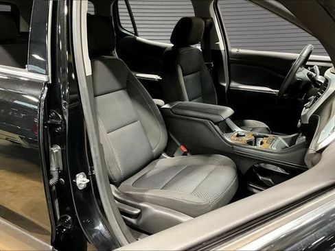 Used 2023 GMC Acadia SLE w/ Driver Convenience Package FWD image 27
