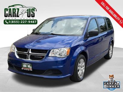 Used 2019 Dodge Grand Caravan SE w/ UConnect Hands-Free Group